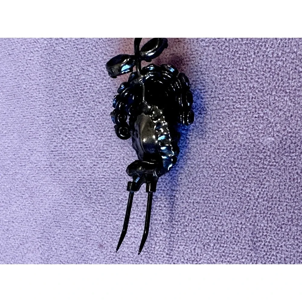 VTG Unsigned Schreiner NY Berry Rhinestone Cabochon 2 Prong Dress Fur Clip RARE